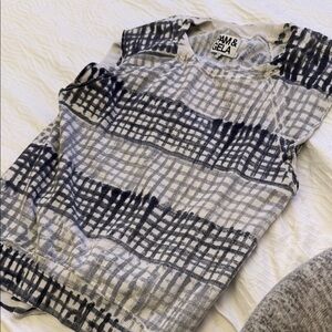 Pam & Gela Black and Gray Patterned Top